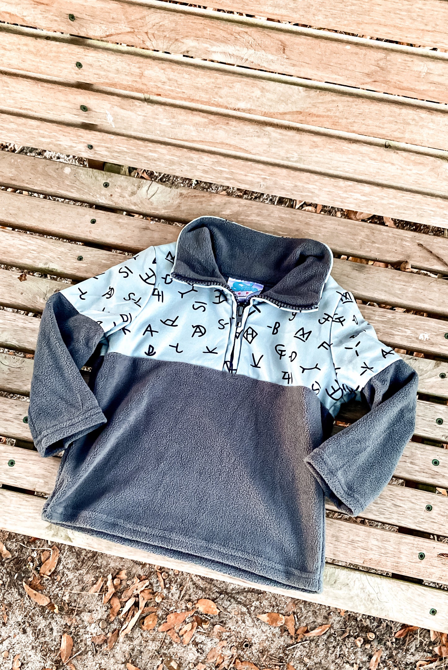 Brand Em’ Pullover